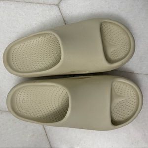Crocs Slides